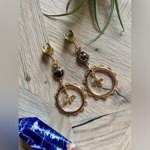 Size 0 Dangling Bee Ear Gauges